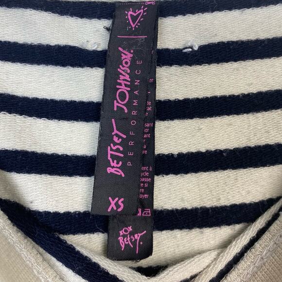 Betsey Johnson Performance Womens Striped Embroidered Kiss Lips Top Size XS - Picture 6 of 13